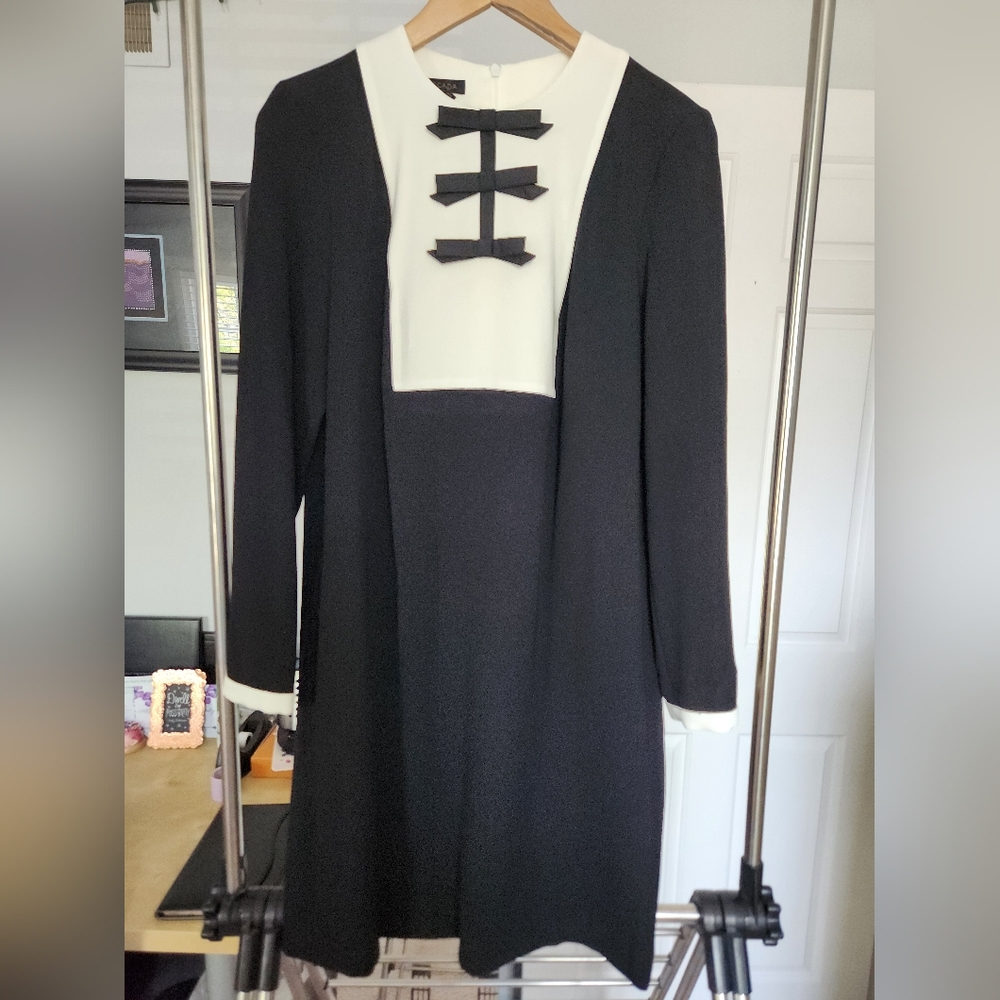 Escada Vintage Y2K Black and White dress. Size FR 36